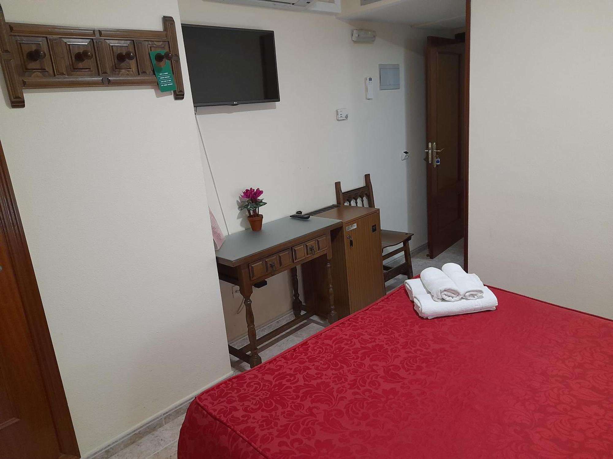 Hostal San Roque Guadalajara Exterior foto